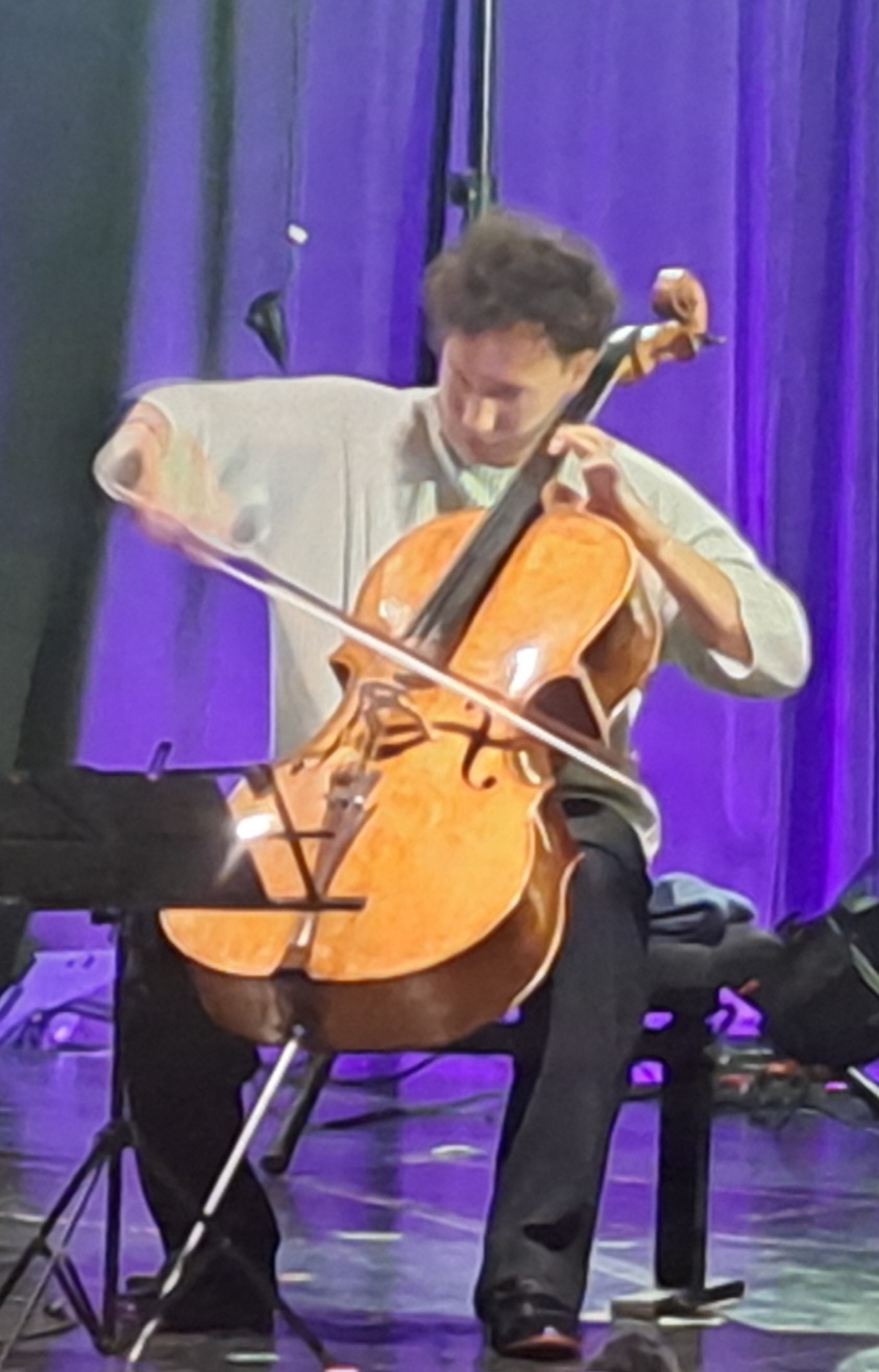 Edgar Moreau : Bach sous l’archet du violoncelliste et le Bugey sous le charme